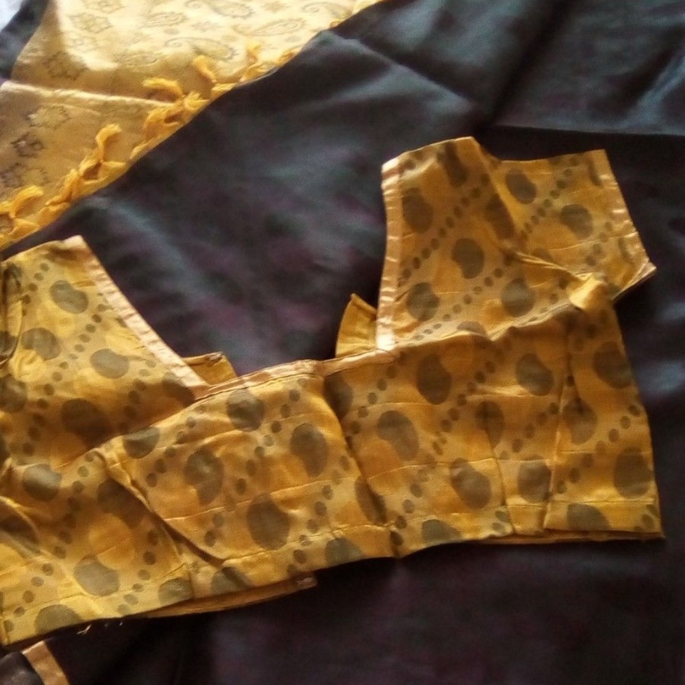 Silk blend Sari dark brown with yellow gold border